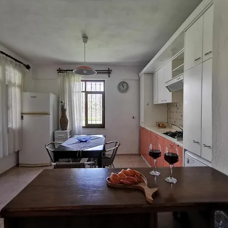 3+1 Spacious House In A Condominium With A Large Green Area Apartmán *