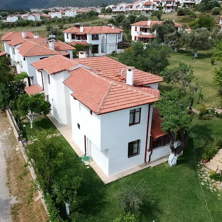 3+1 Spacious House In A Condominium With A Large Green Area Apartmán